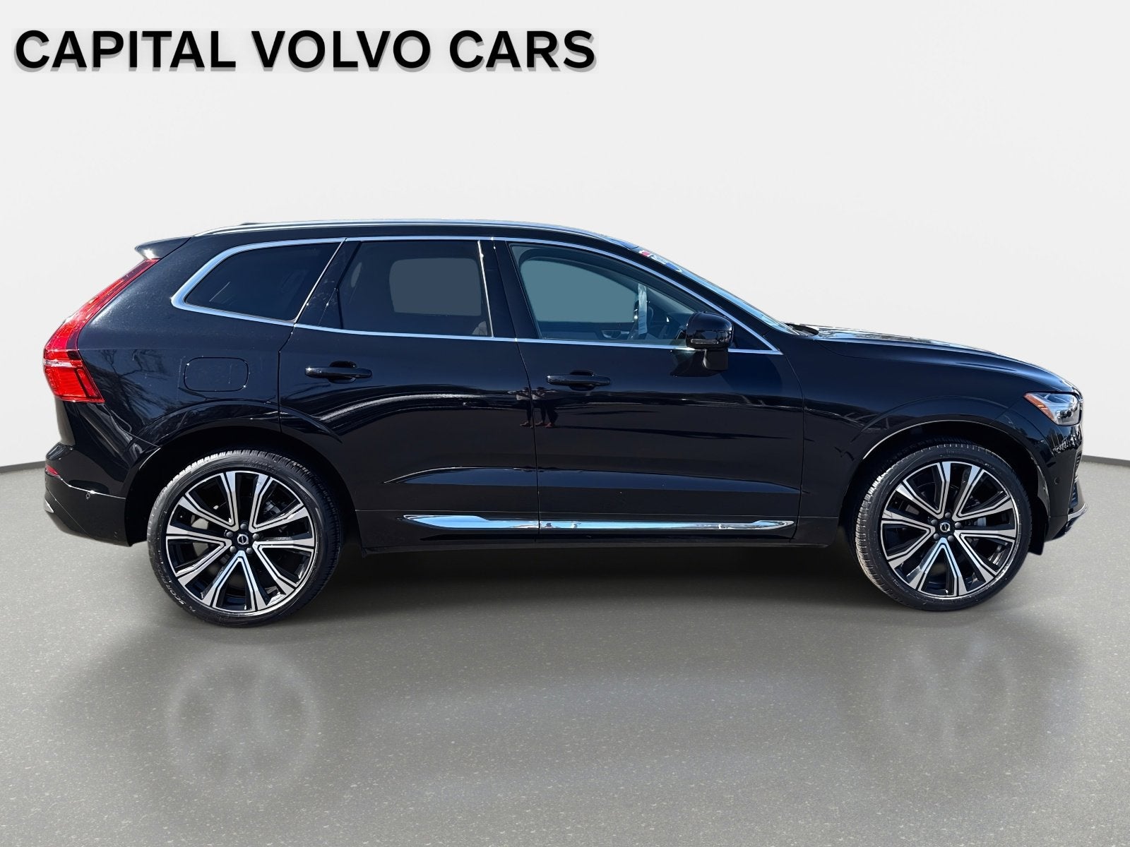 2023 Volvo XC60 Ultimate Bright Theme