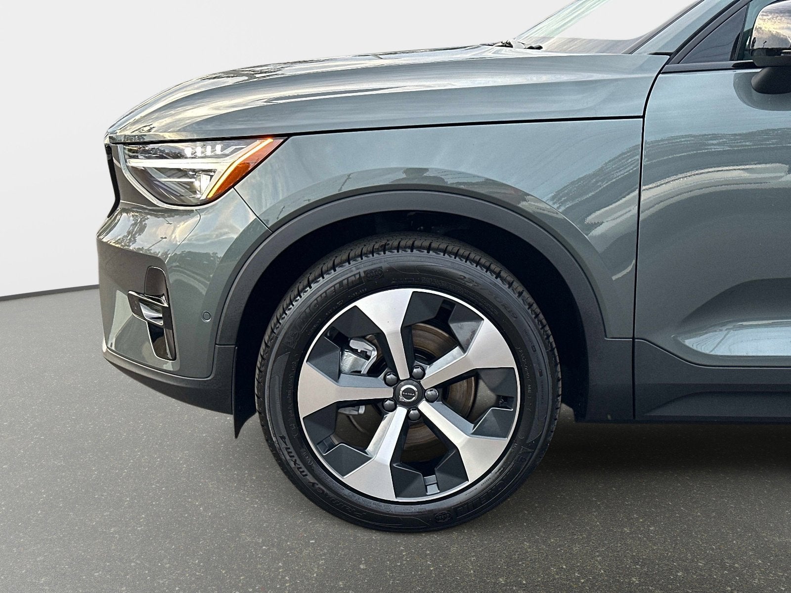 2026 Volvo XC40 Plus