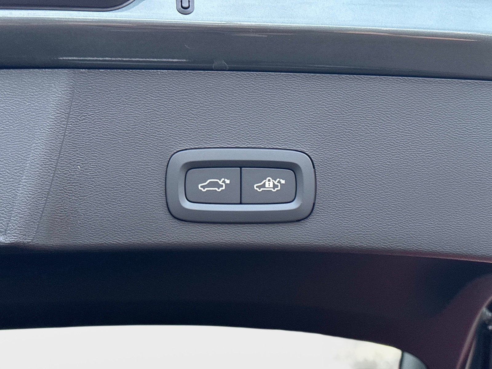 2026 Volvo XC40 Plus