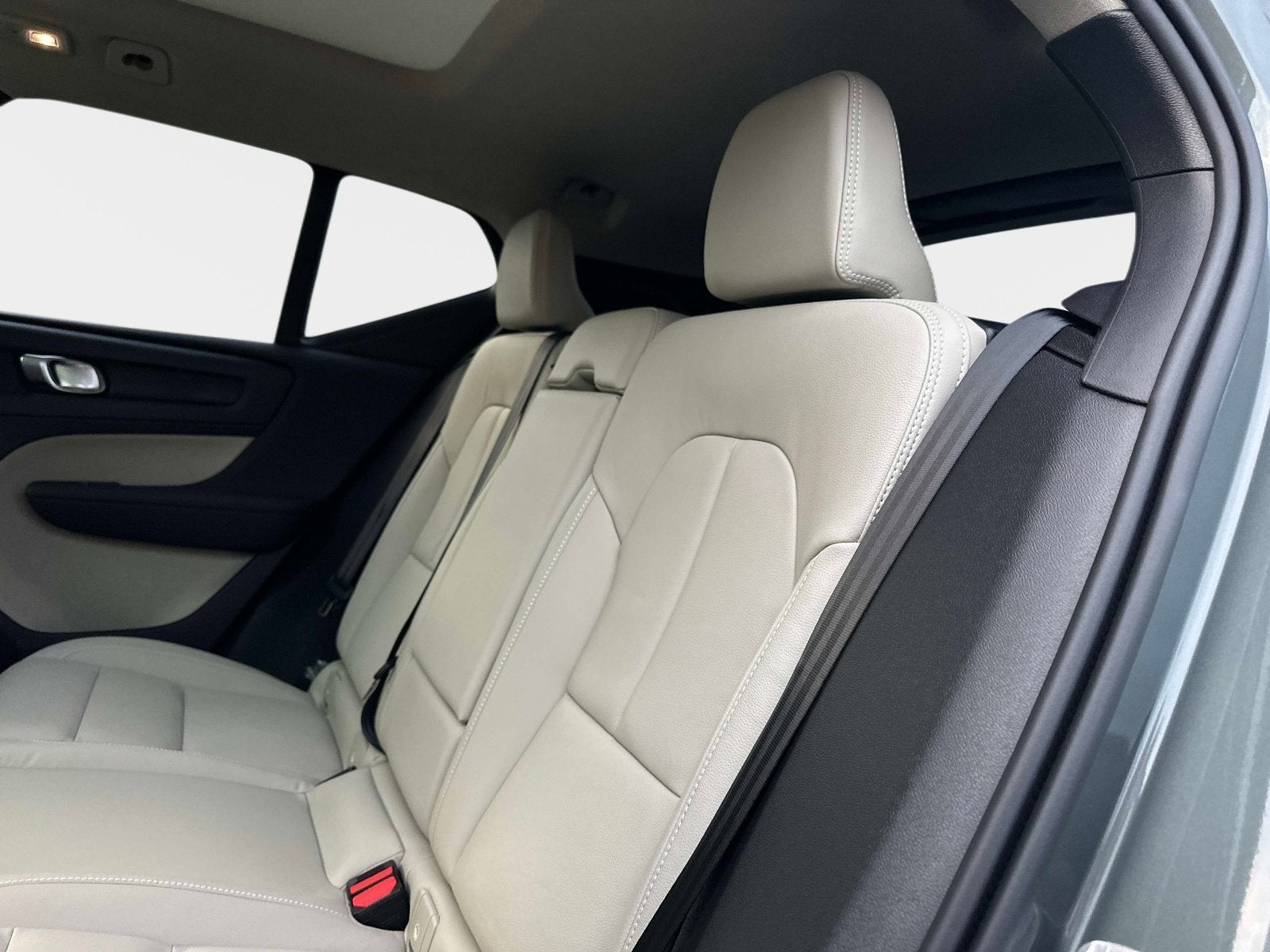 2026 Volvo XC40 Plus