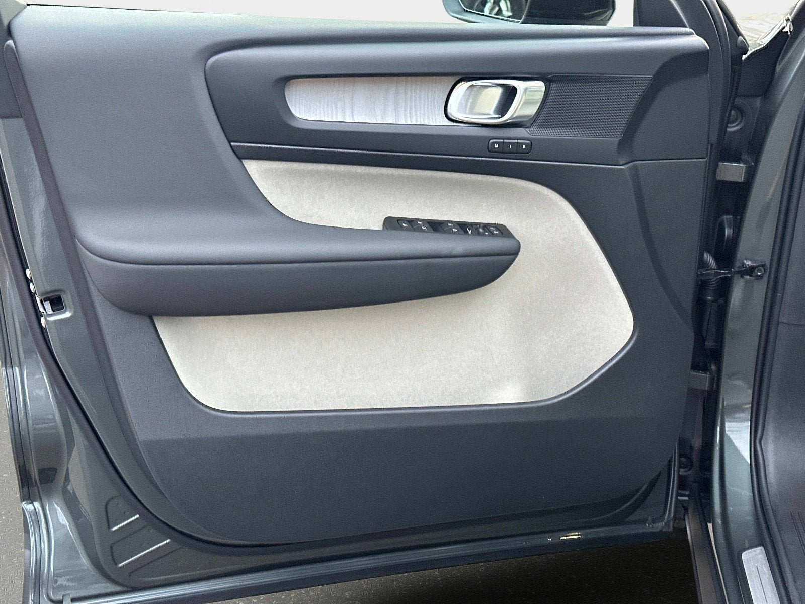 2026 Volvo XC40 Plus