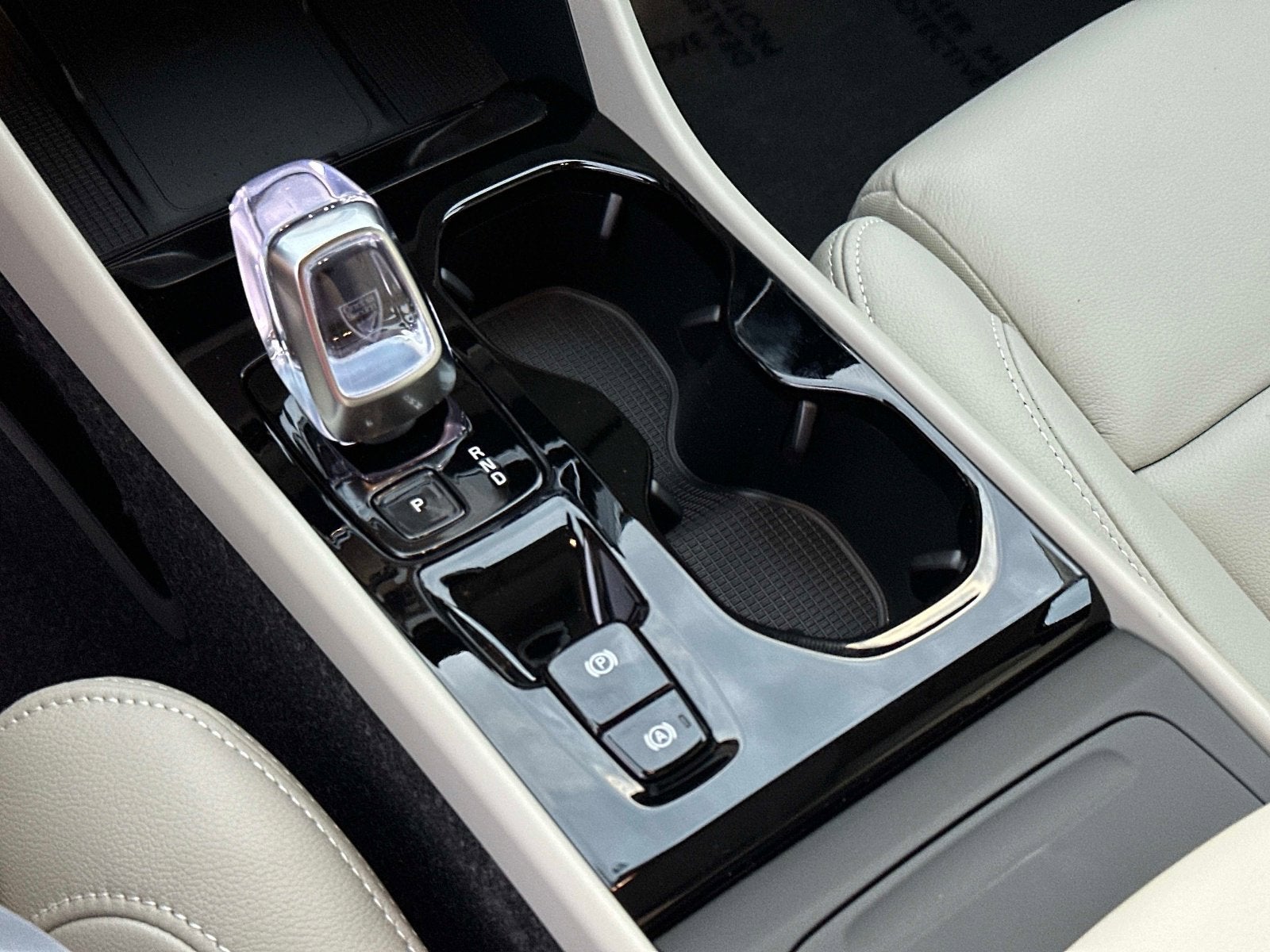 2026 Volvo XC40 Plus