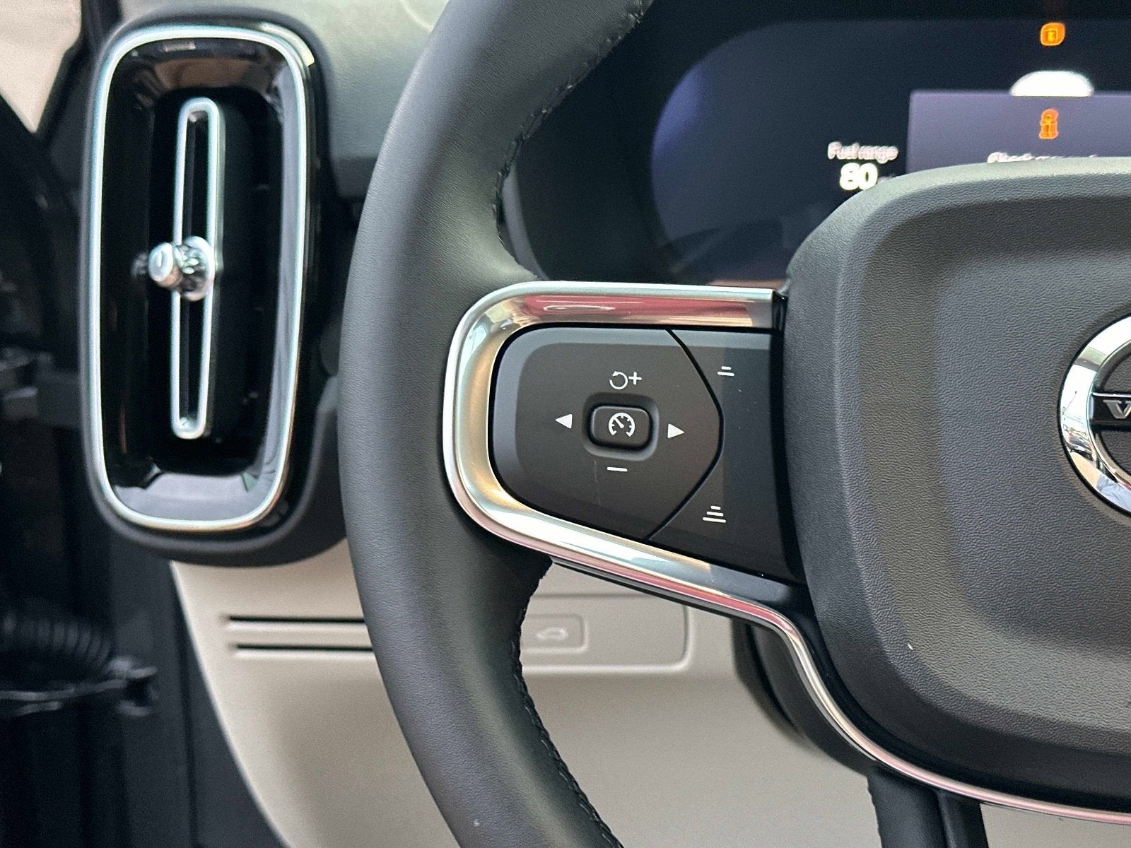 2026 Volvo XC40 Plus