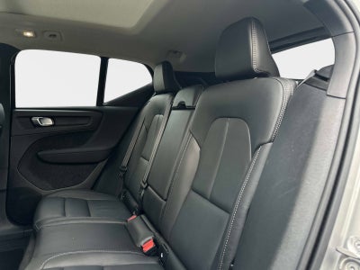 2025 Volvo XC40 Plus Bright Theme