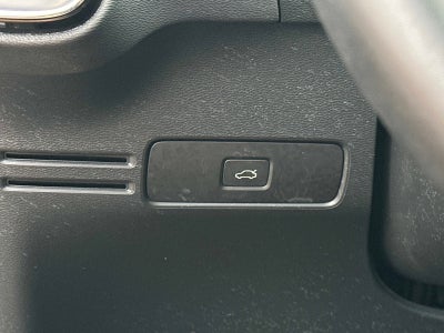 2023 Volvo XC40 Ultimate Bright Theme