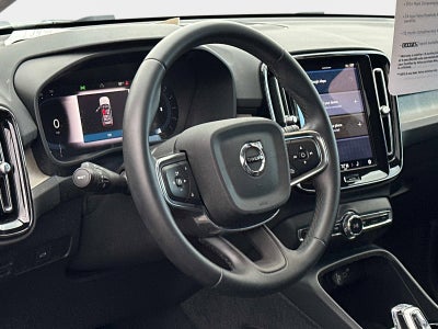 2023 Volvo XC40 Ultimate Bright Theme