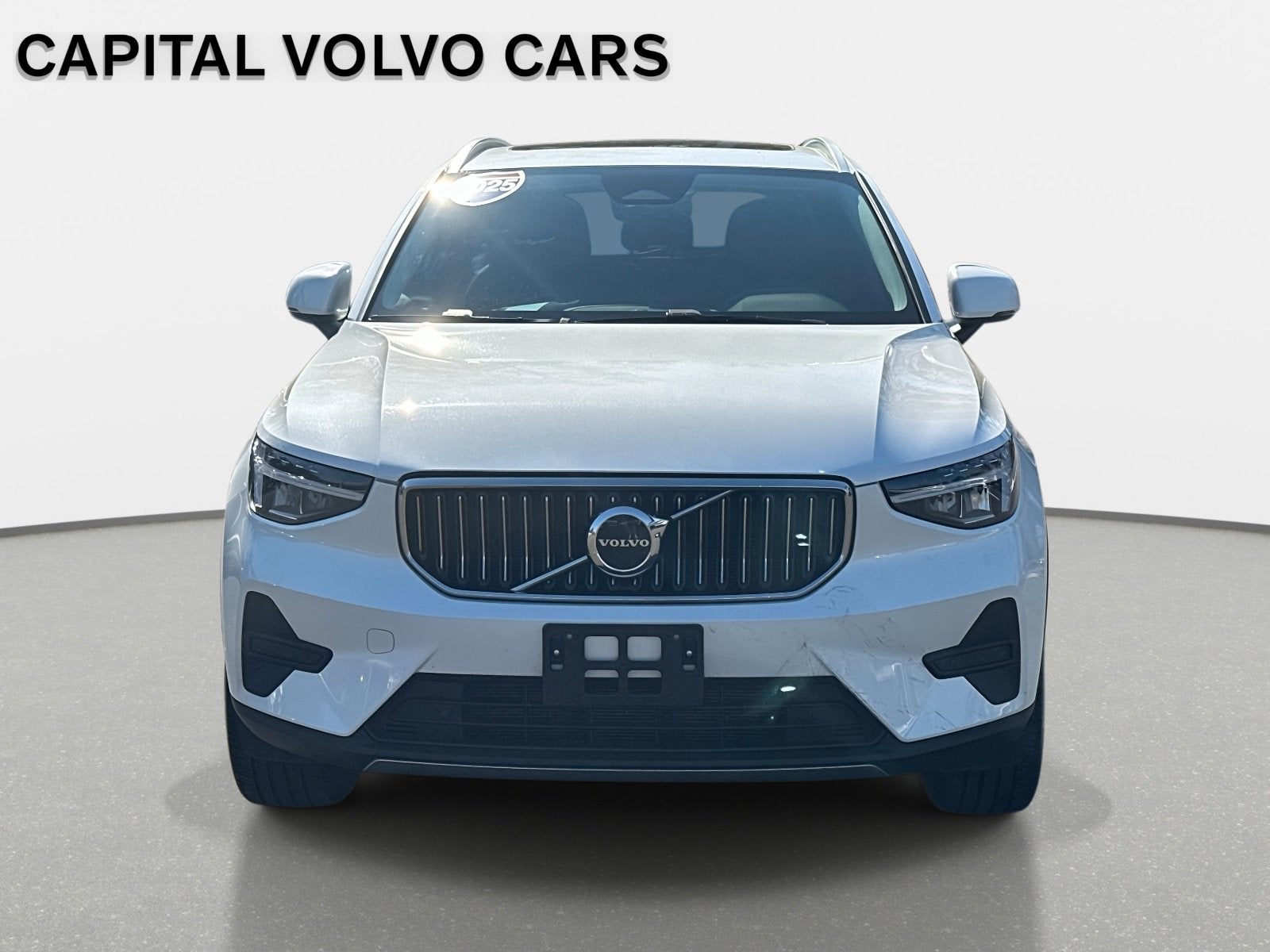 2025 Volvo XC40 Core Bright Theme