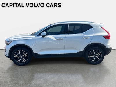 2025 Volvo XC40 Core Bright Theme