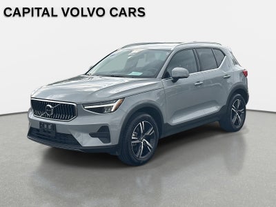 2025 Volvo XC40 Core Bright Theme