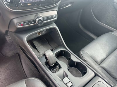 2025 Volvo XC40 Core Bright Theme