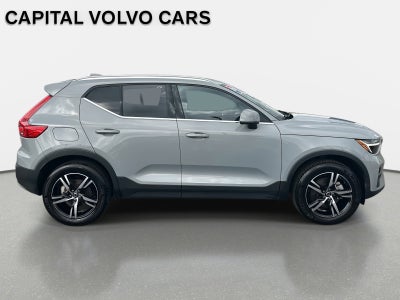 2025 Volvo XC40 Core Bright Theme