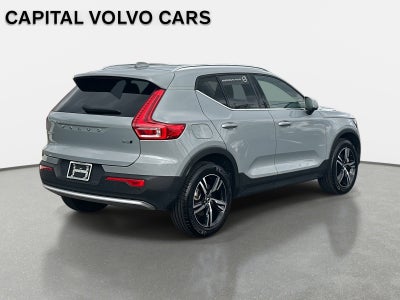 2025 Volvo XC40 Core Bright Theme