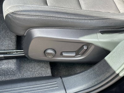 2025 Volvo XC40 Core Bright Theme