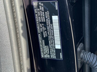 2025 Volvo XC40 Core Bright Theme