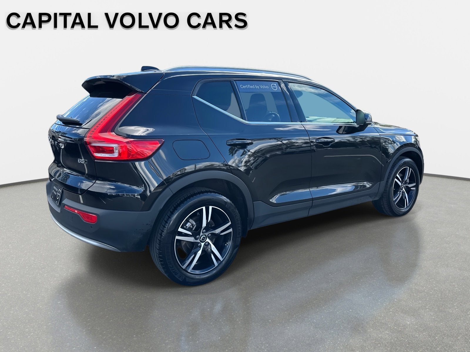2025 Volvo XC40 Core Bright Theme