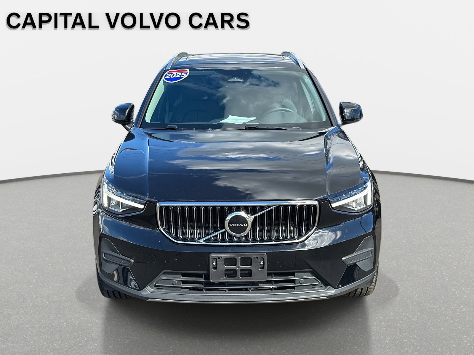 2025 Volvo XC40 Core Bright Theme