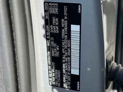 2023 Volvo XC40 Plus Dark Theme