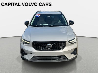 2023 Volvo XC40 Plus Dark Theme