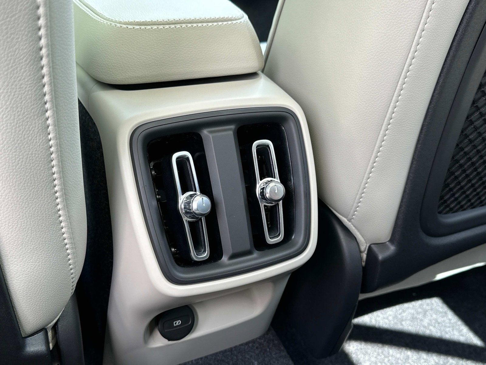 2026 Volvo XC40 Ultra