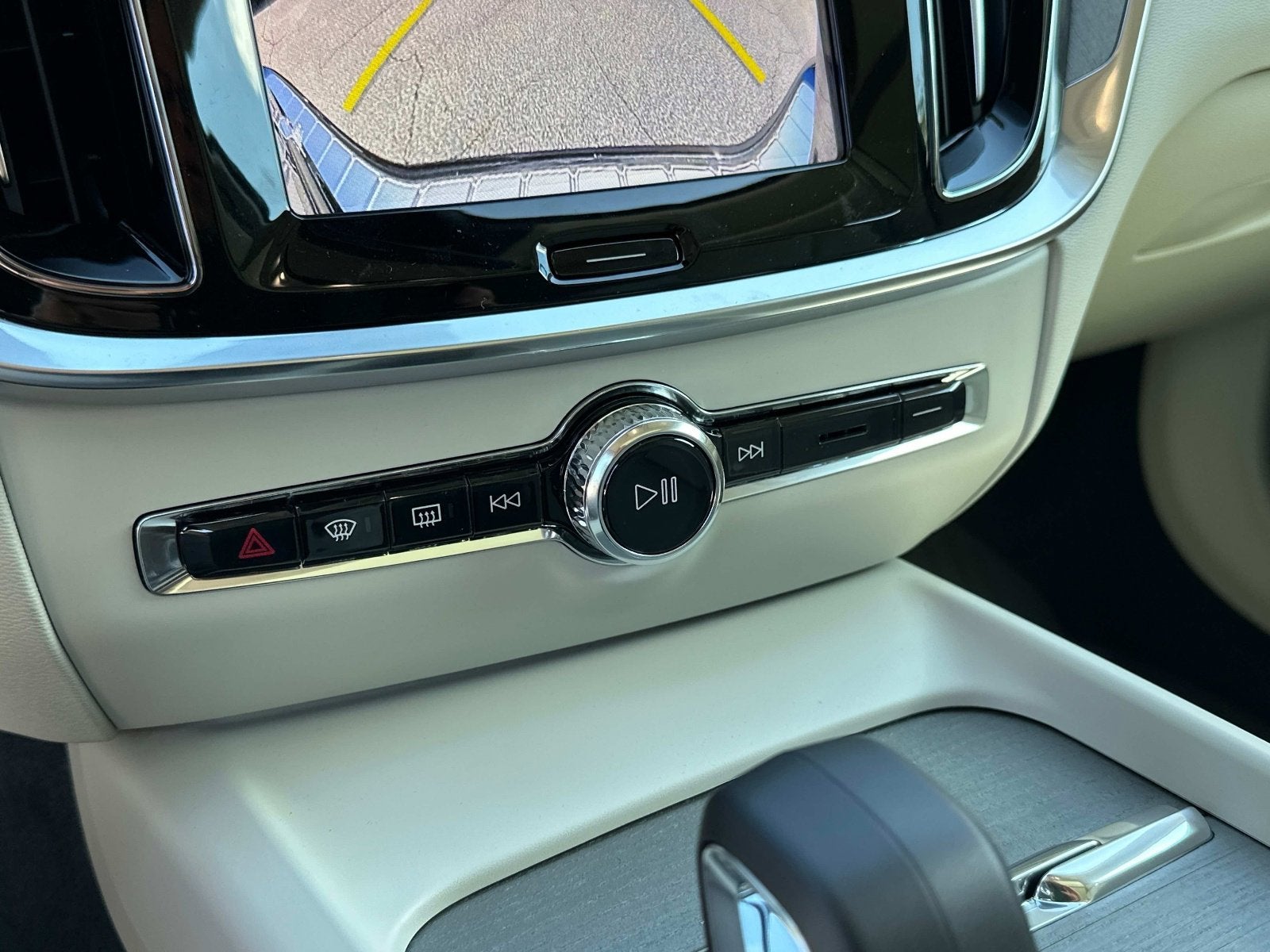 2026 Volvo V60 Cross Country Plus