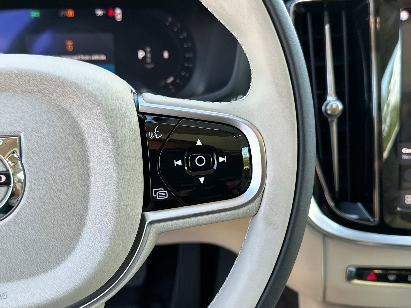 2026 Volvo V60 Cross Country Plus