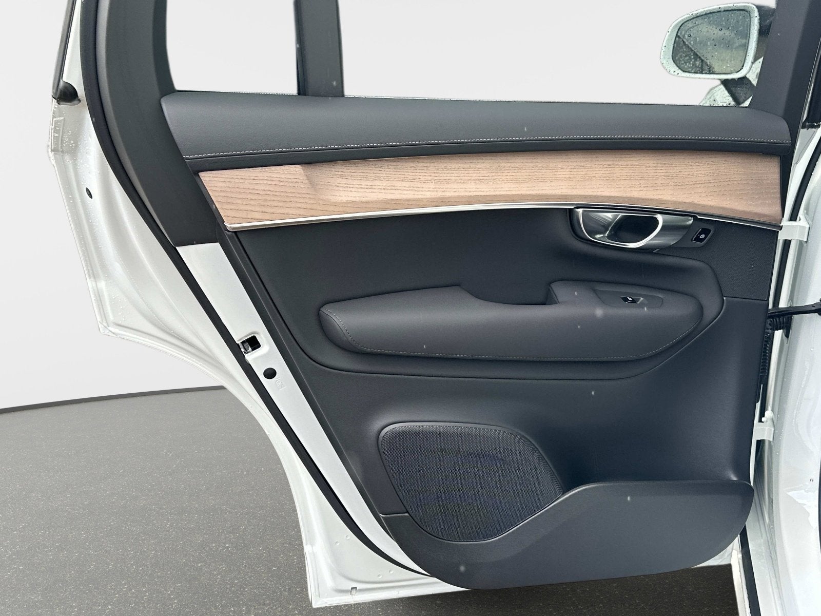 2026 Volvo XC90 Plus