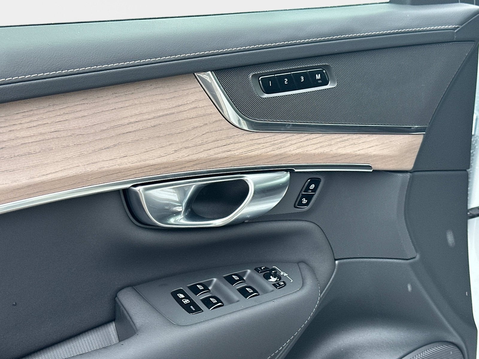 2026 Volvo XC90 Plus