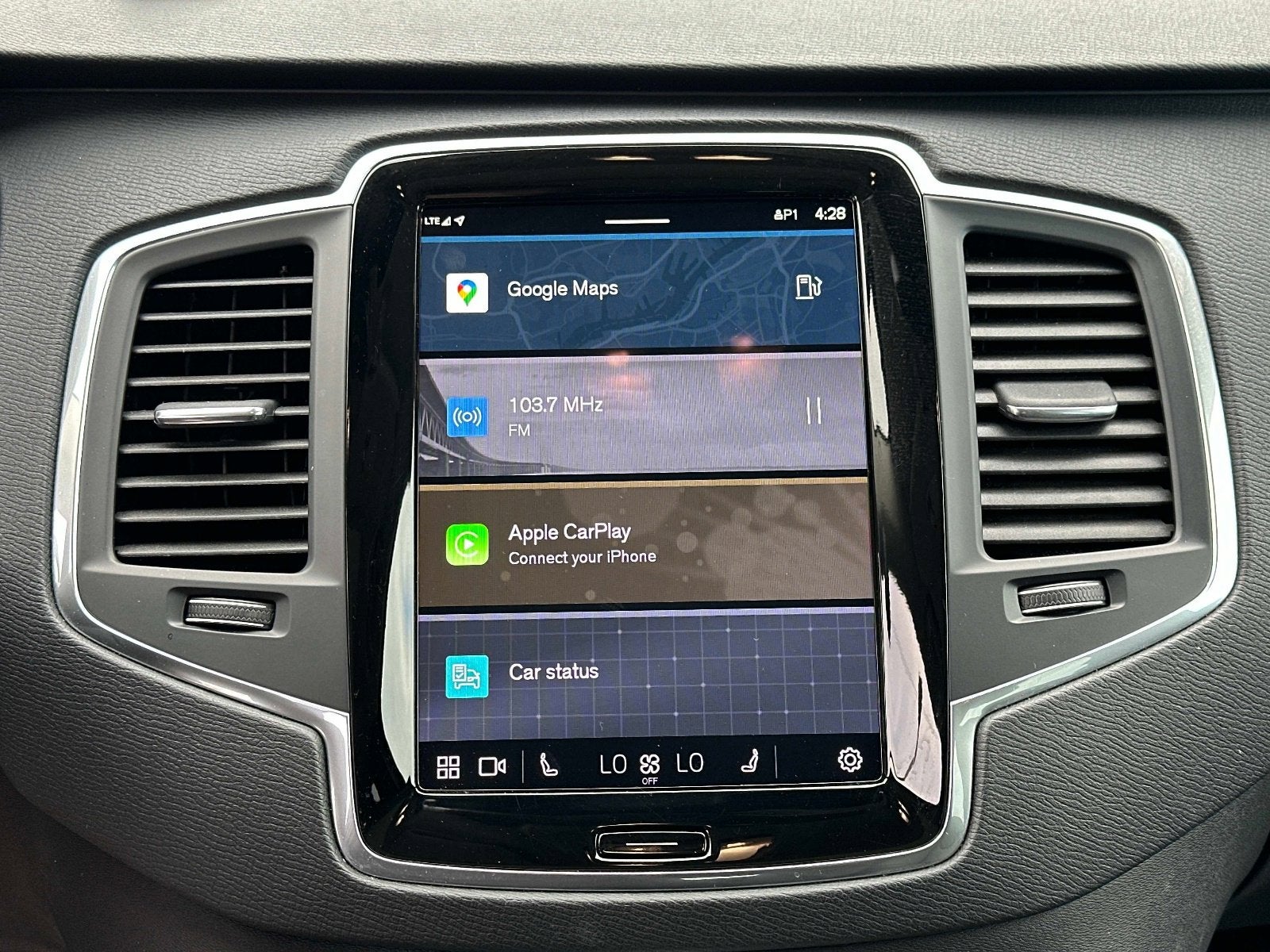 2025 Volvo XC90 Core