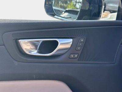 2026 Volvo XC60 Plus