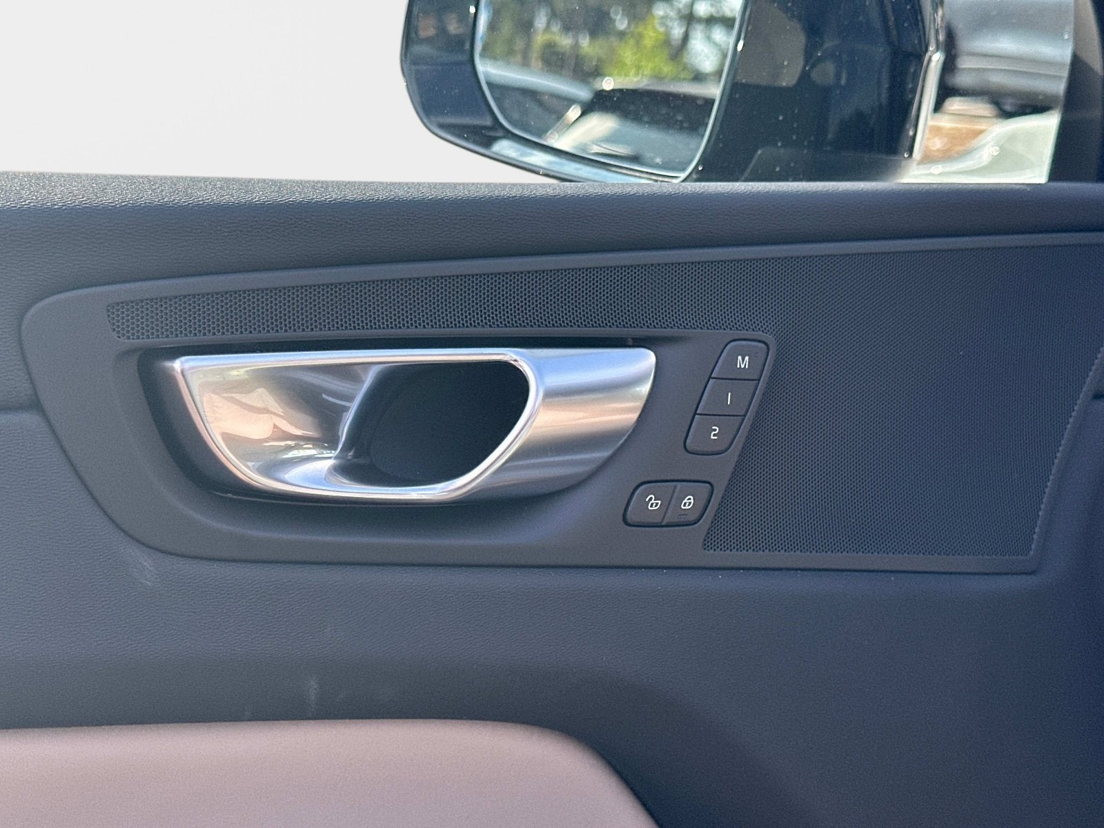 2026 Volvo XC60 Plus