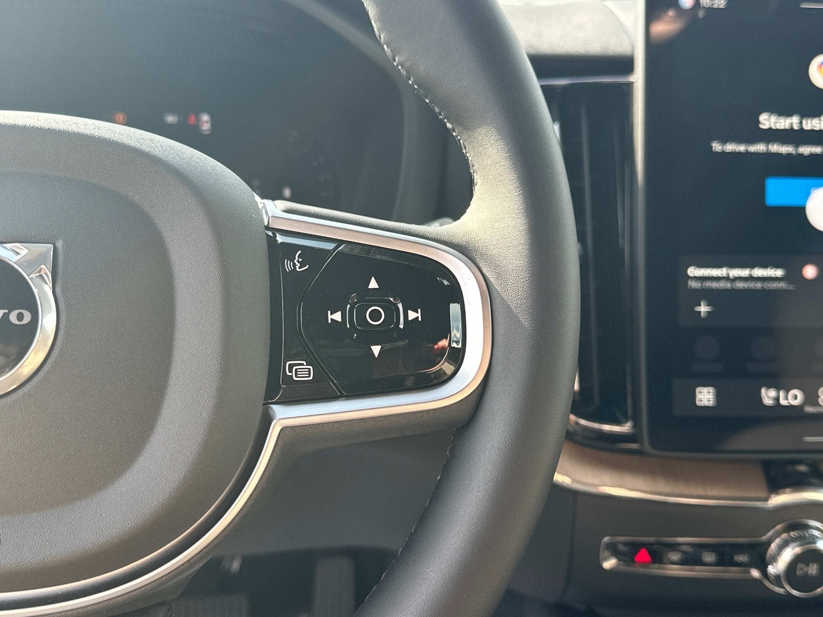 2026 Volvo XC60 Plus