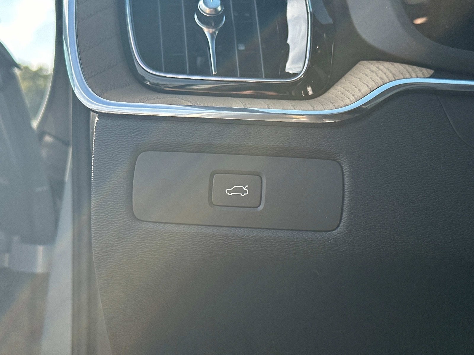 2026 Volvo XC60 Plus