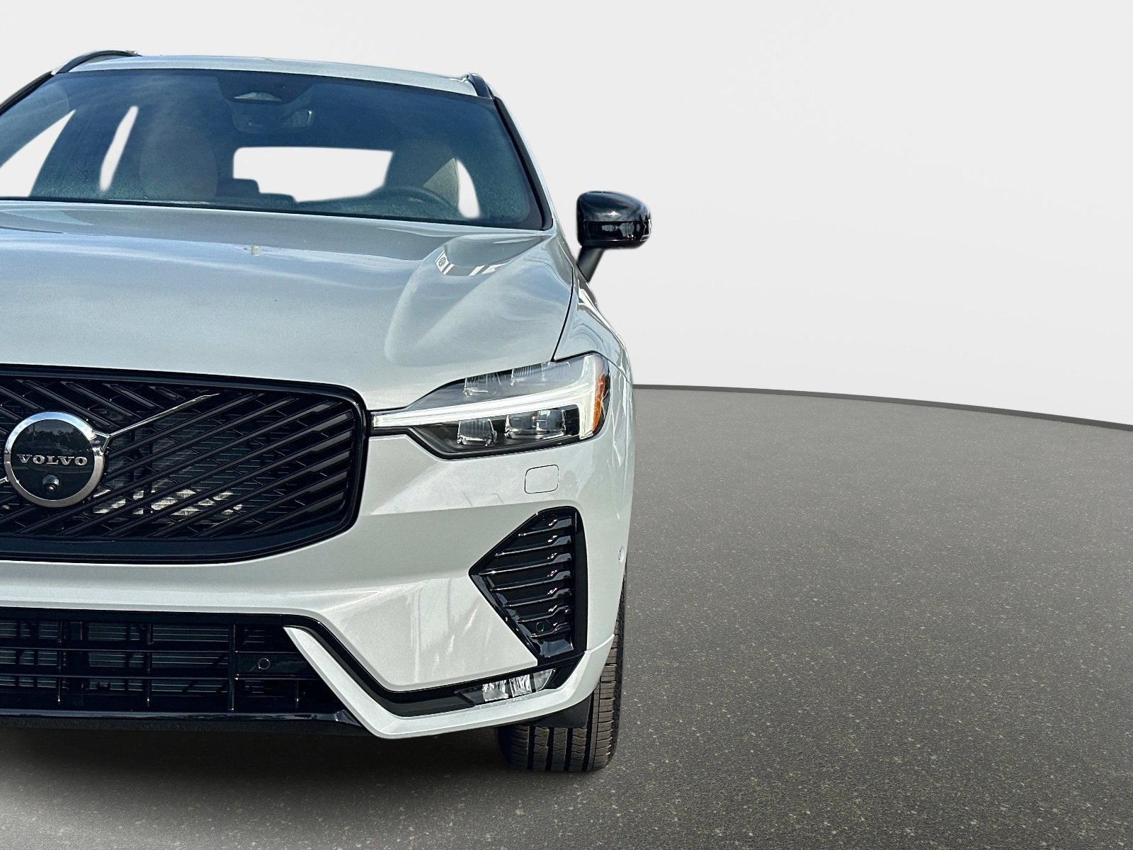 2026 Volvo XC60 Plus