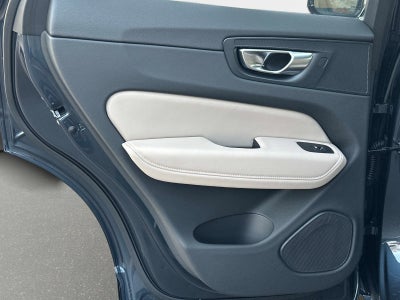 2026 Volvo XC60 Plus