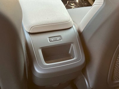 2026 Volvo XC60 Plus