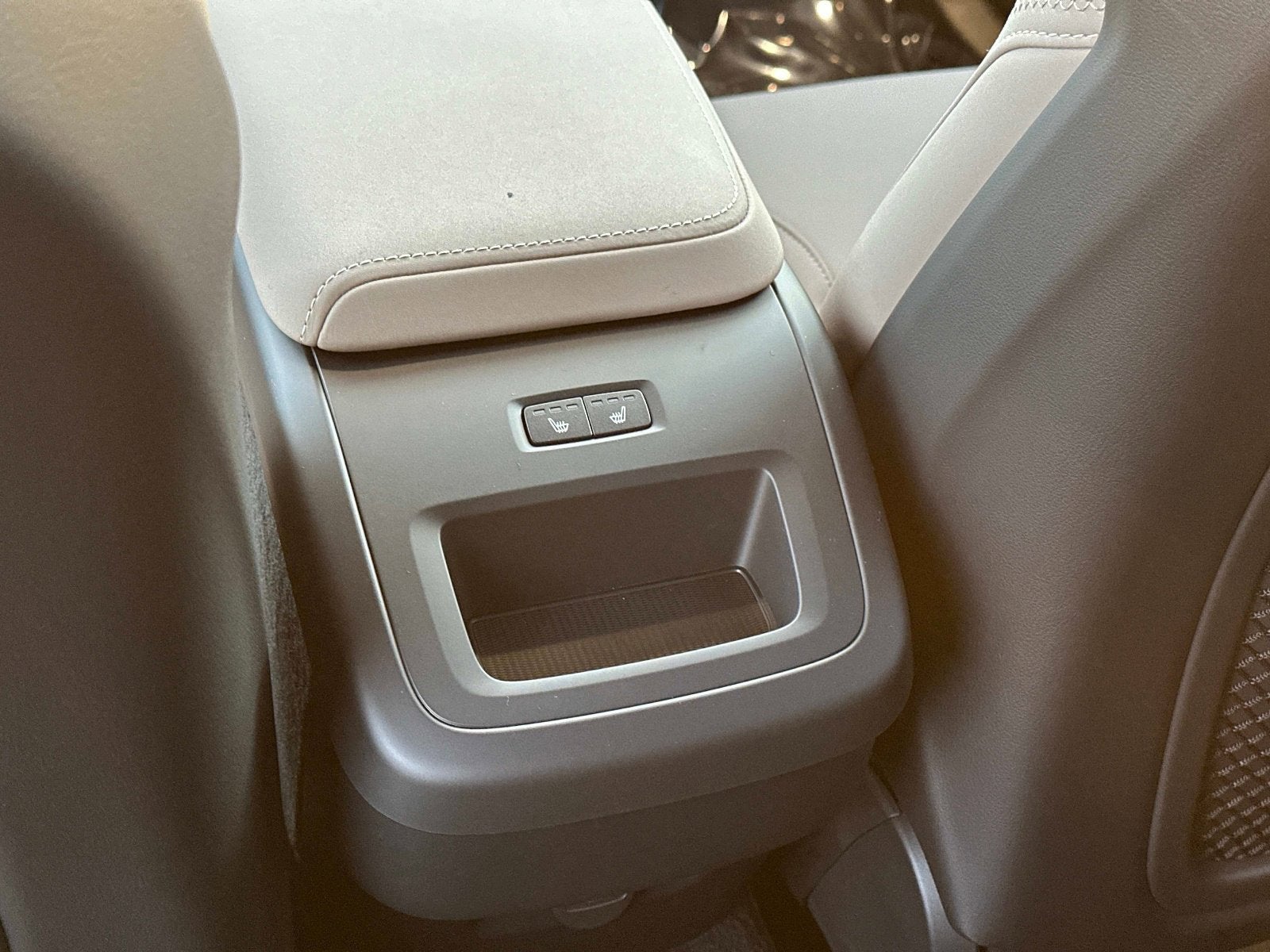 2026 Volvo XC60 Plus