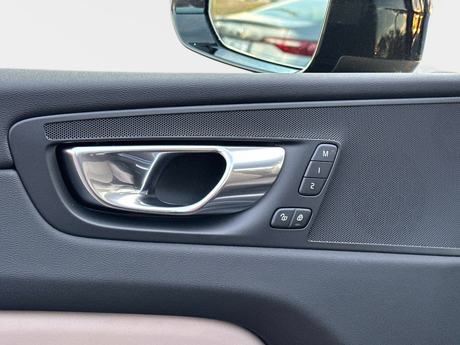 2026 Volvo XC60 Plus