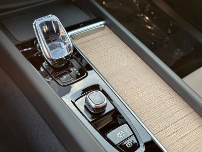 2026 Volvo XC60 Plus