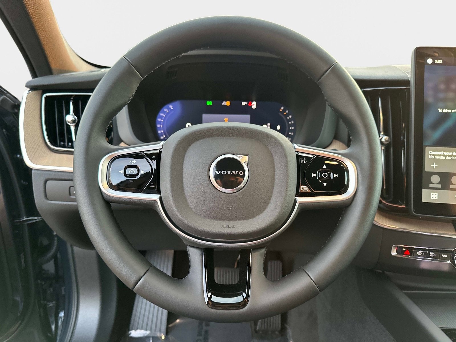 2026 Volvo XC60 Plus