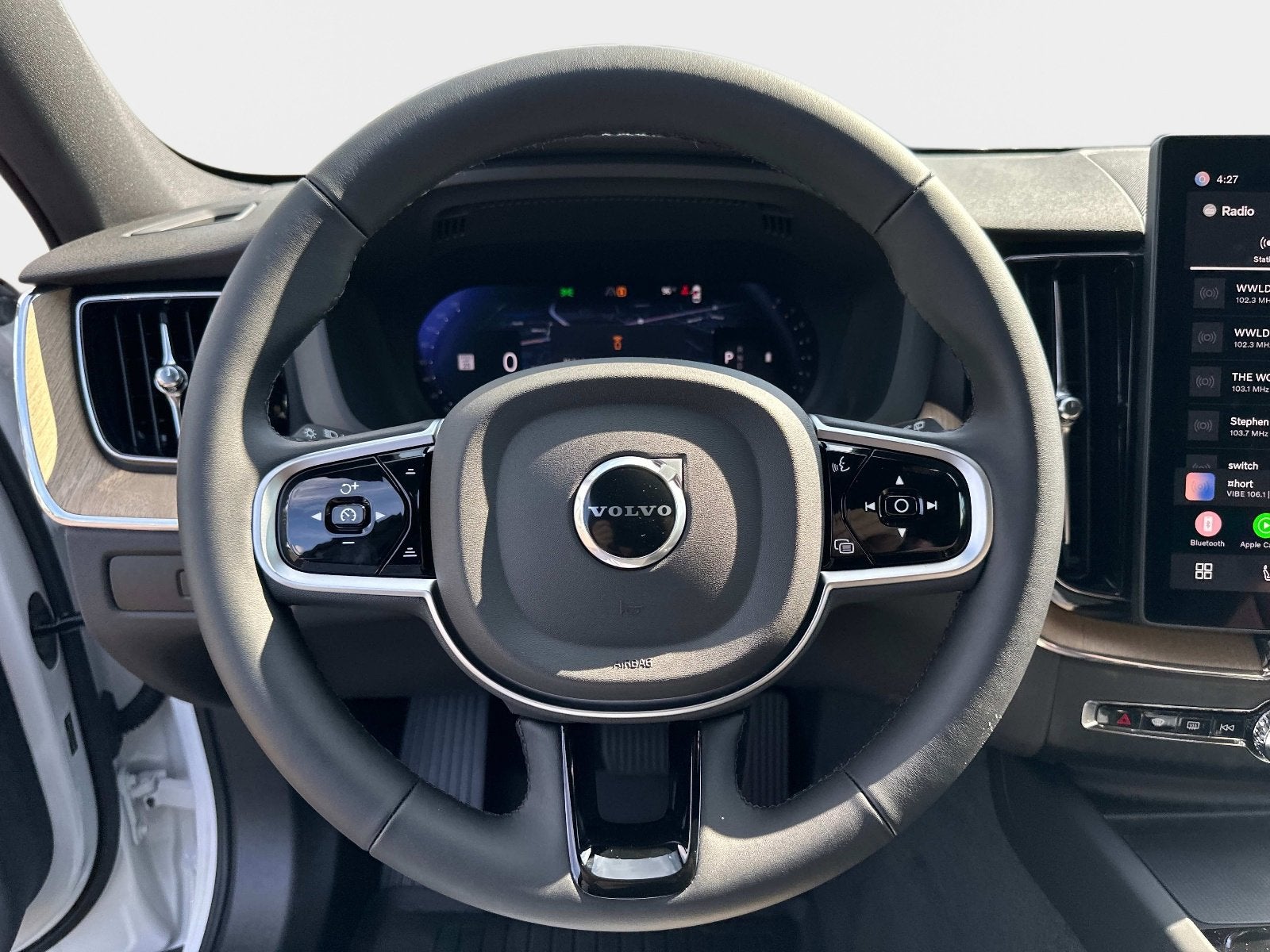 2026 Volvo XC60 Plus