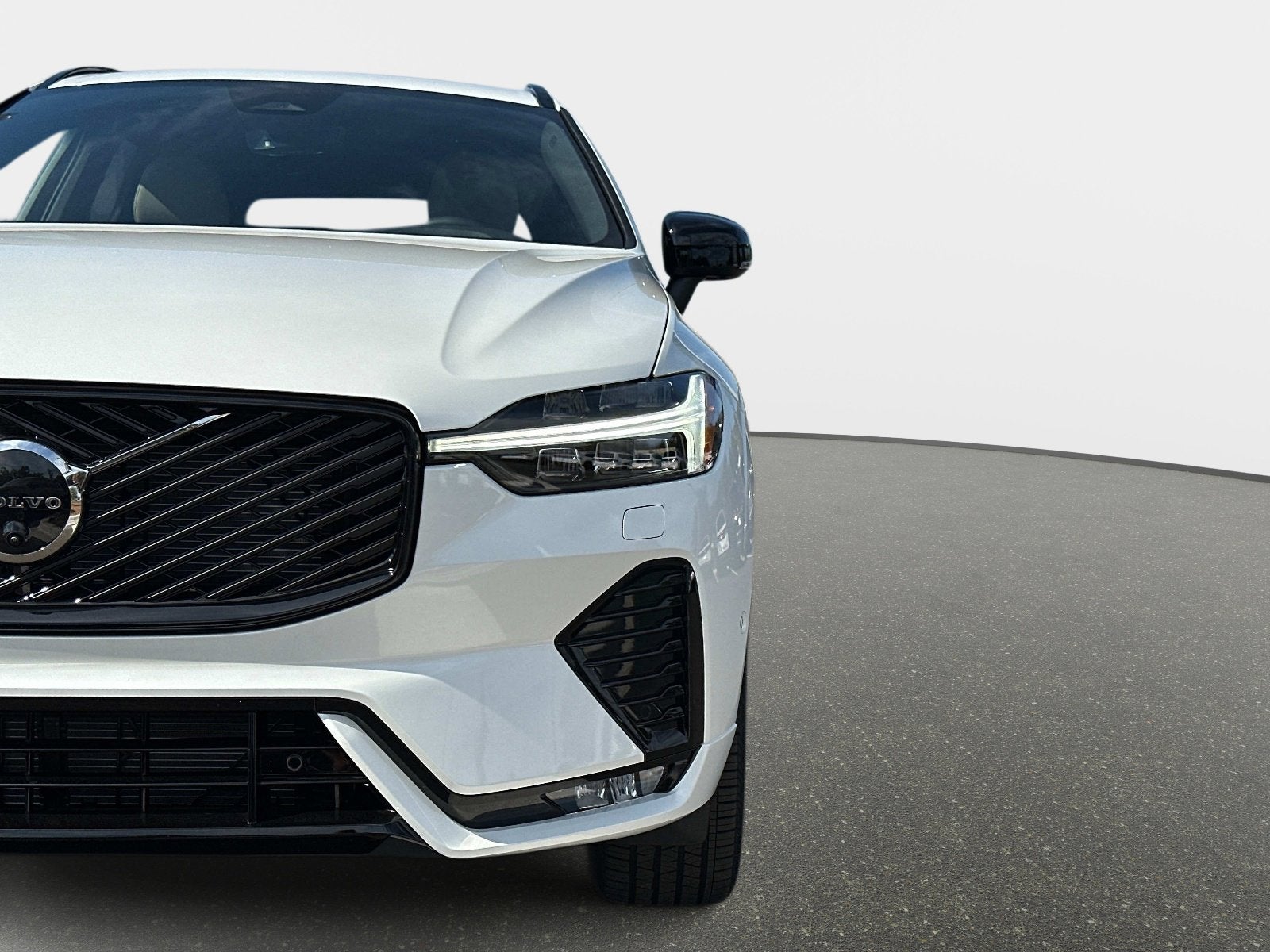 2026 Volvo XC60 Plus