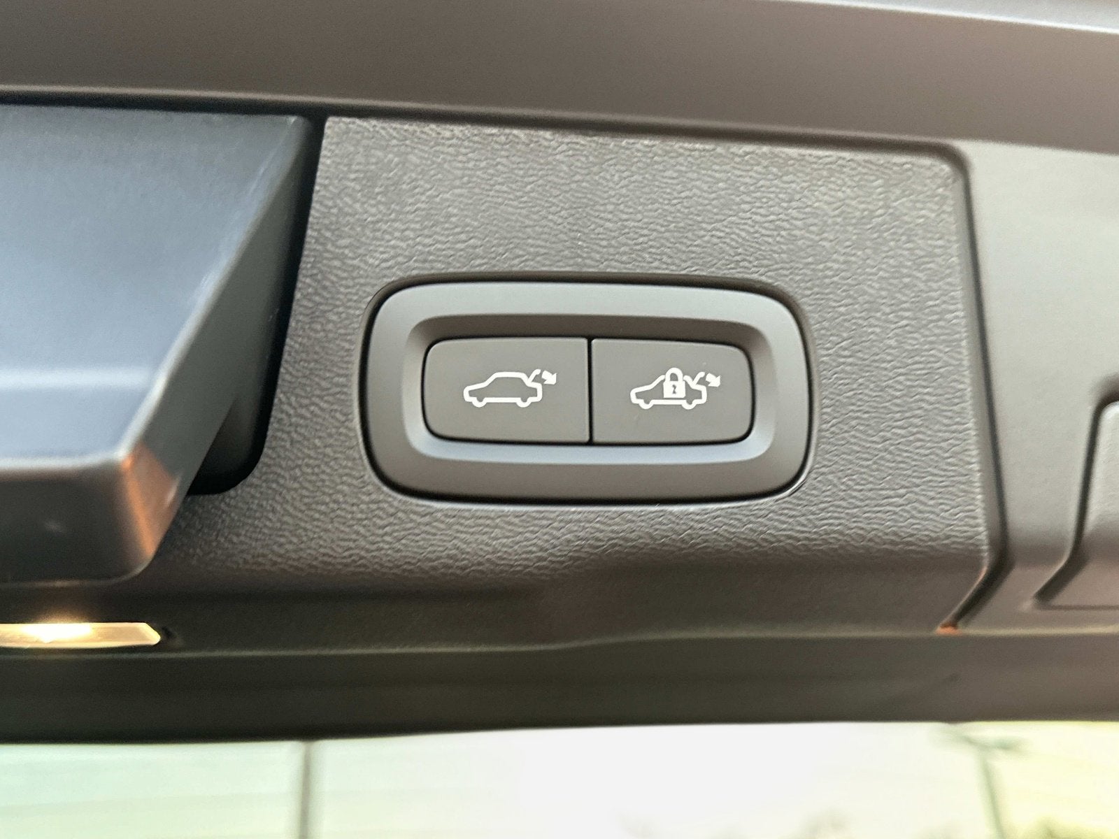 2026 Volvo XC60 Plus