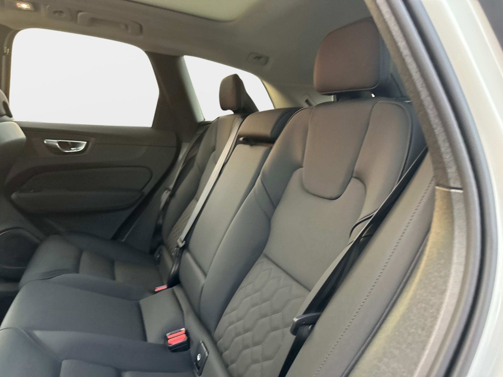 2026 Volvo XC60 Plus