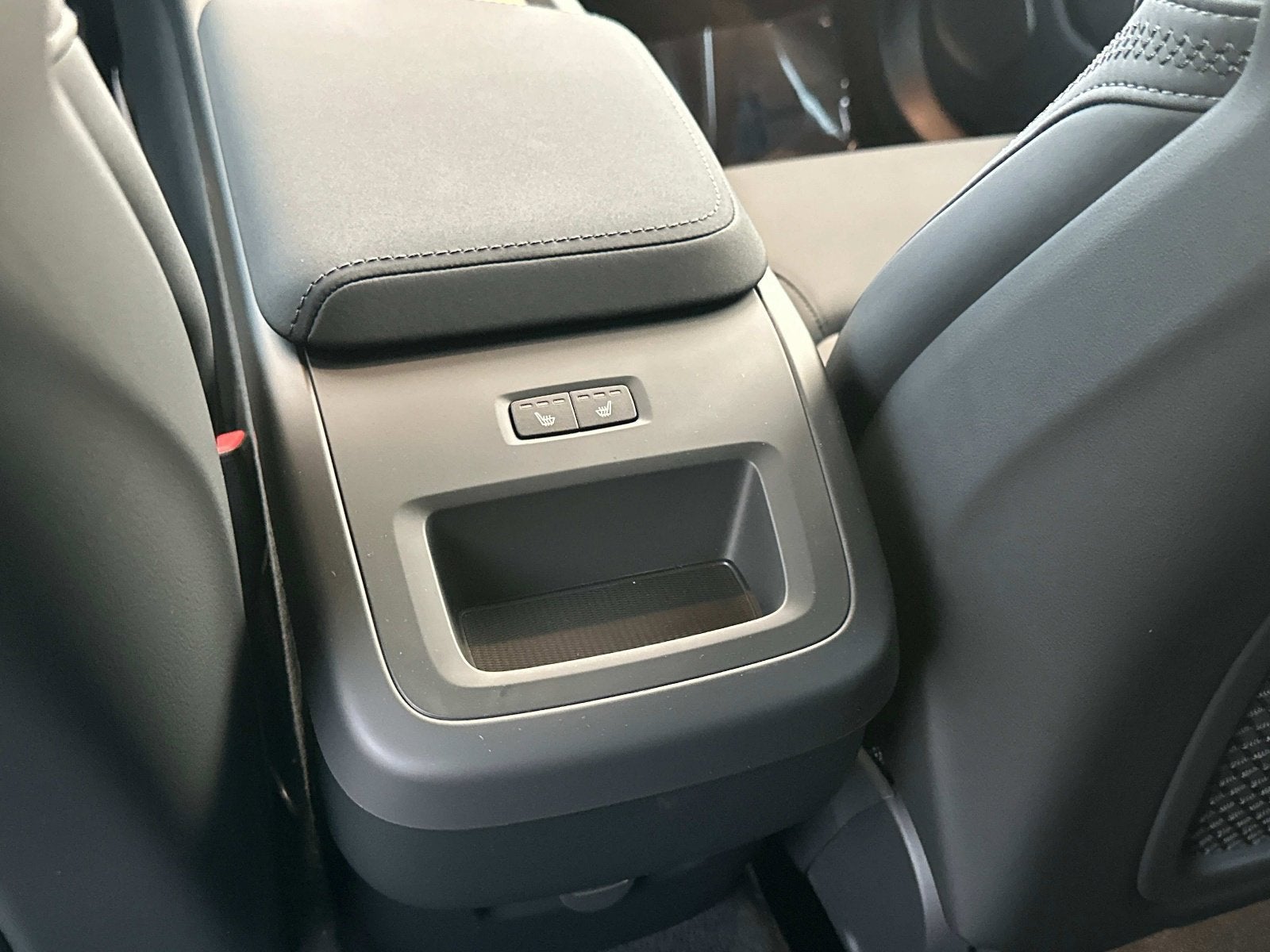 2026 Volvo XC60 Plus