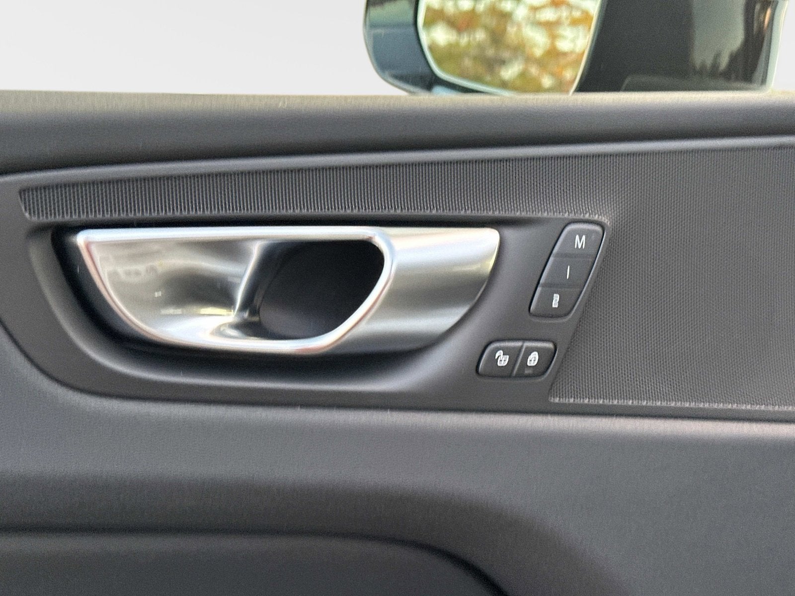 2026 Volvo XC60 Plus