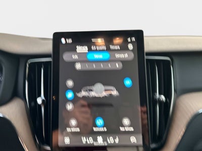 2026 Volvo XC60 Plus