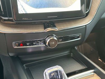 2026 Volvo XC60 Plus