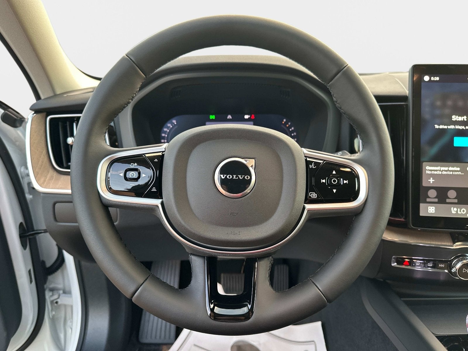 2026 Volvo XC60 Plus