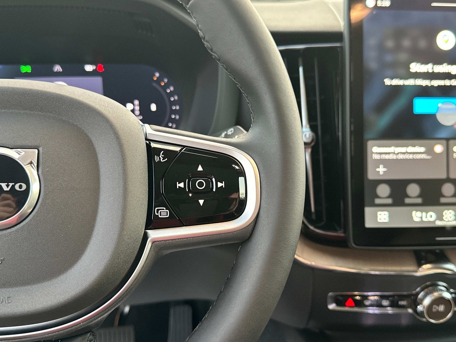 2026 Volvo XC60 Plus