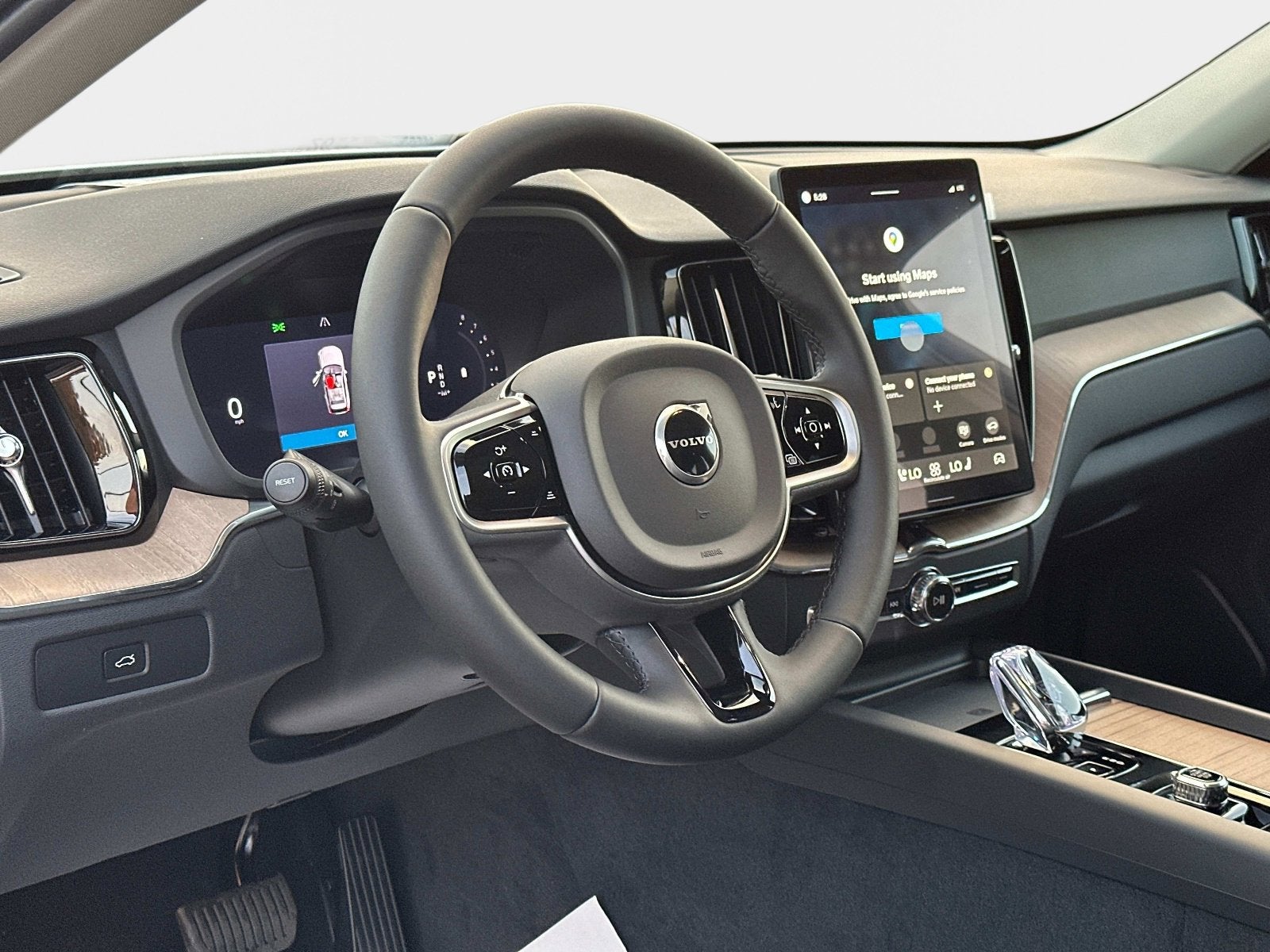 2026 Volvo XC60 Plus